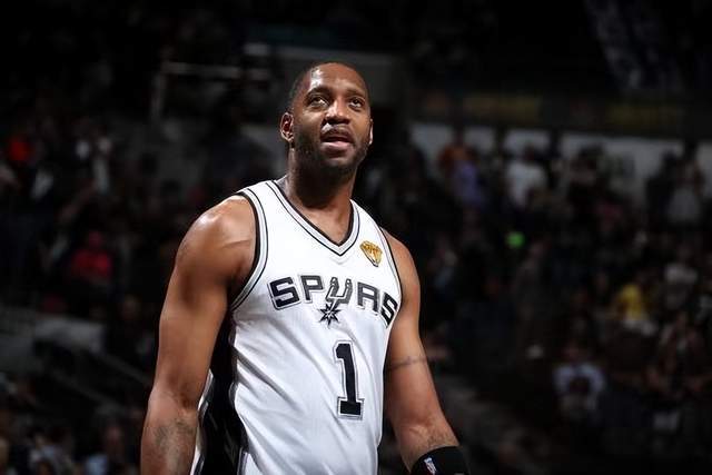 亚沙会开赛 沙滩手球中国队一胜一负