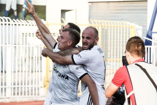 萨林杰35+22+12深圳获4连胜 广厦送北控3连败